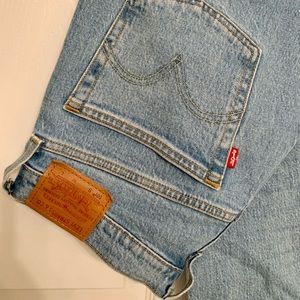 Levi’s 501 high wasted 5-button skinny jeans